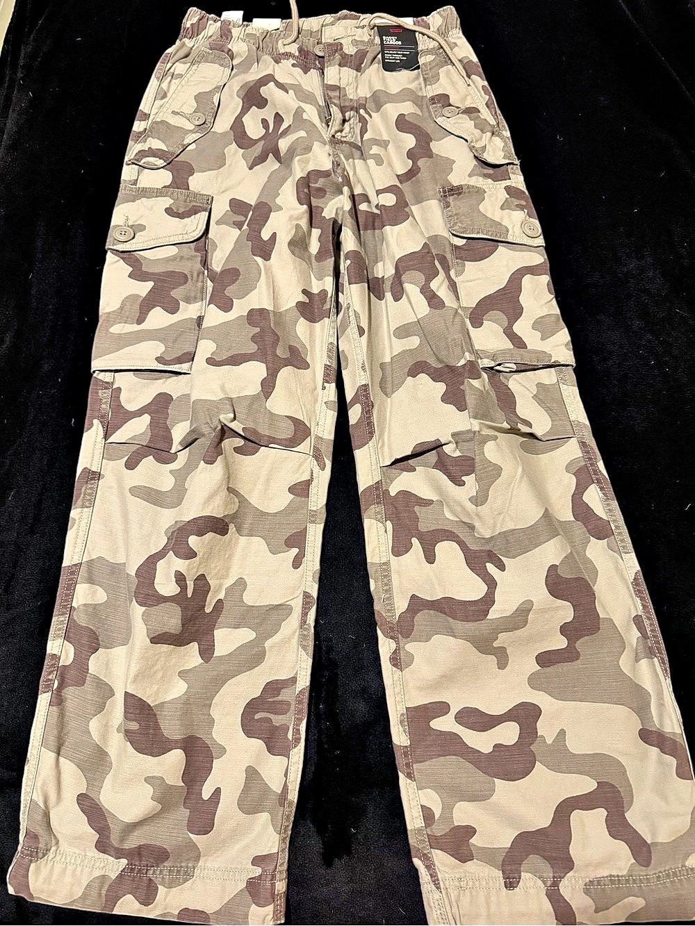 NWT Levi's Baggy Field Cargos Camo Cargo Pants in Beige Size Small